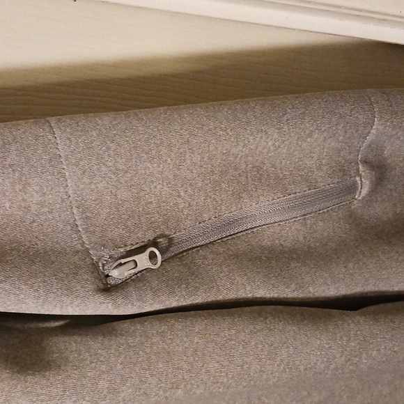 HIGH LIFE FARMS hoodie & NEW HAT - Picture 5 of 8